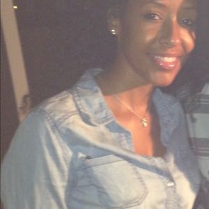 Meet your Posher, Celine